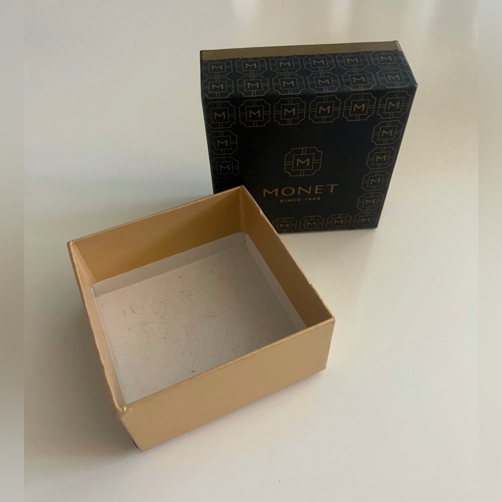 🗽Monet Black and Gold Decorative Box